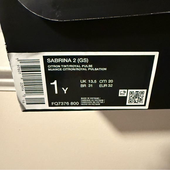 Nike Sabrina 2 basketball Citron Tint  (GS) size 1 - Picture 9 of 9